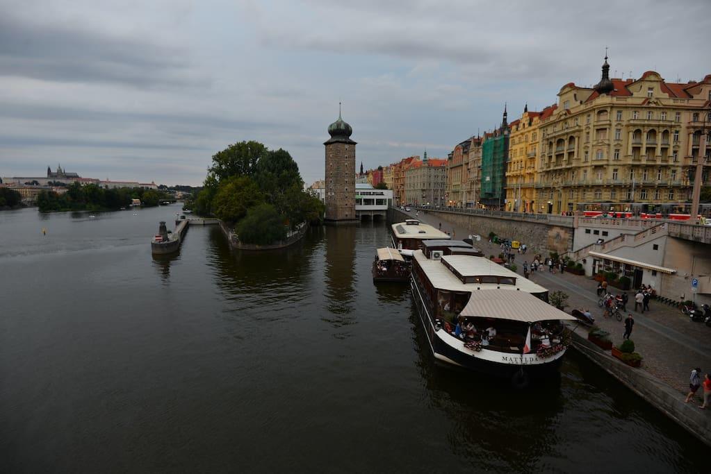 Apartments Resslova By The Dancing House Praga Esterno foto