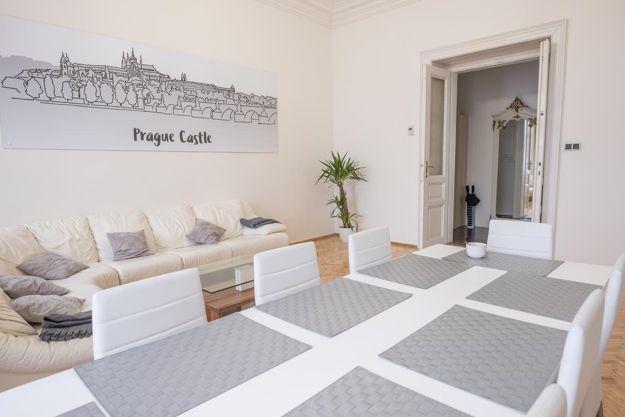 Apartments Resslova By The Dancing House Praga Esterno foto