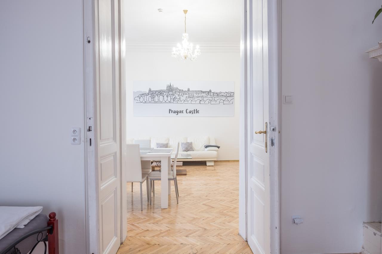 Apartments Resslova By The Dancing House Praga Esterno foto