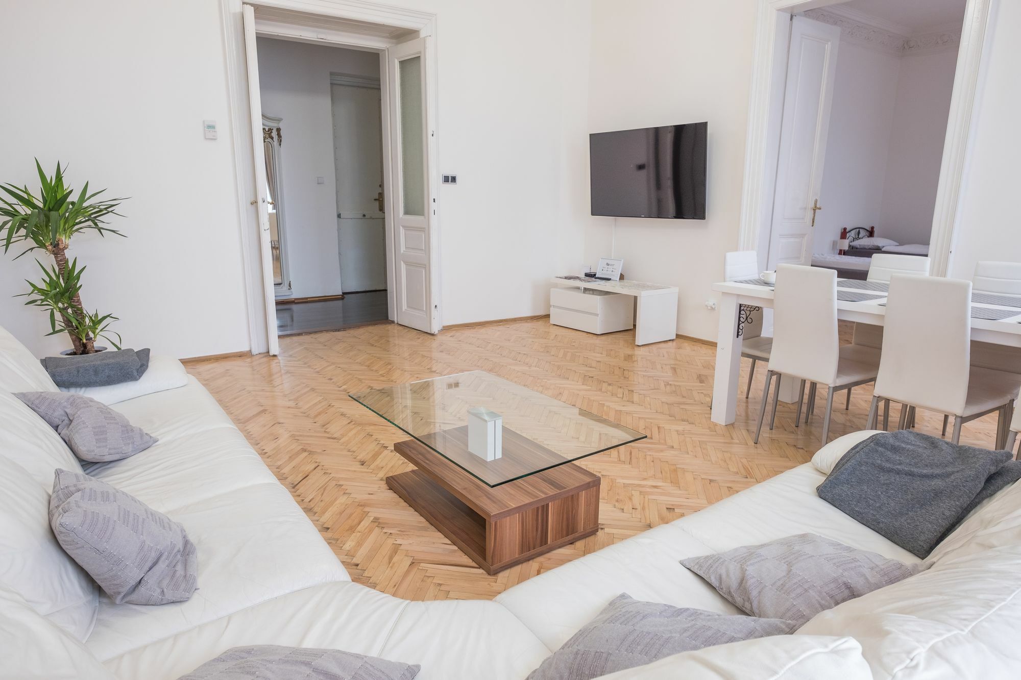 Apartments Resslova By The Dancing House Praga Esterno foto